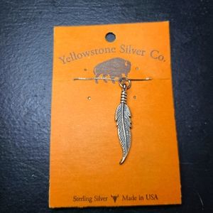 Feather pendant necklace